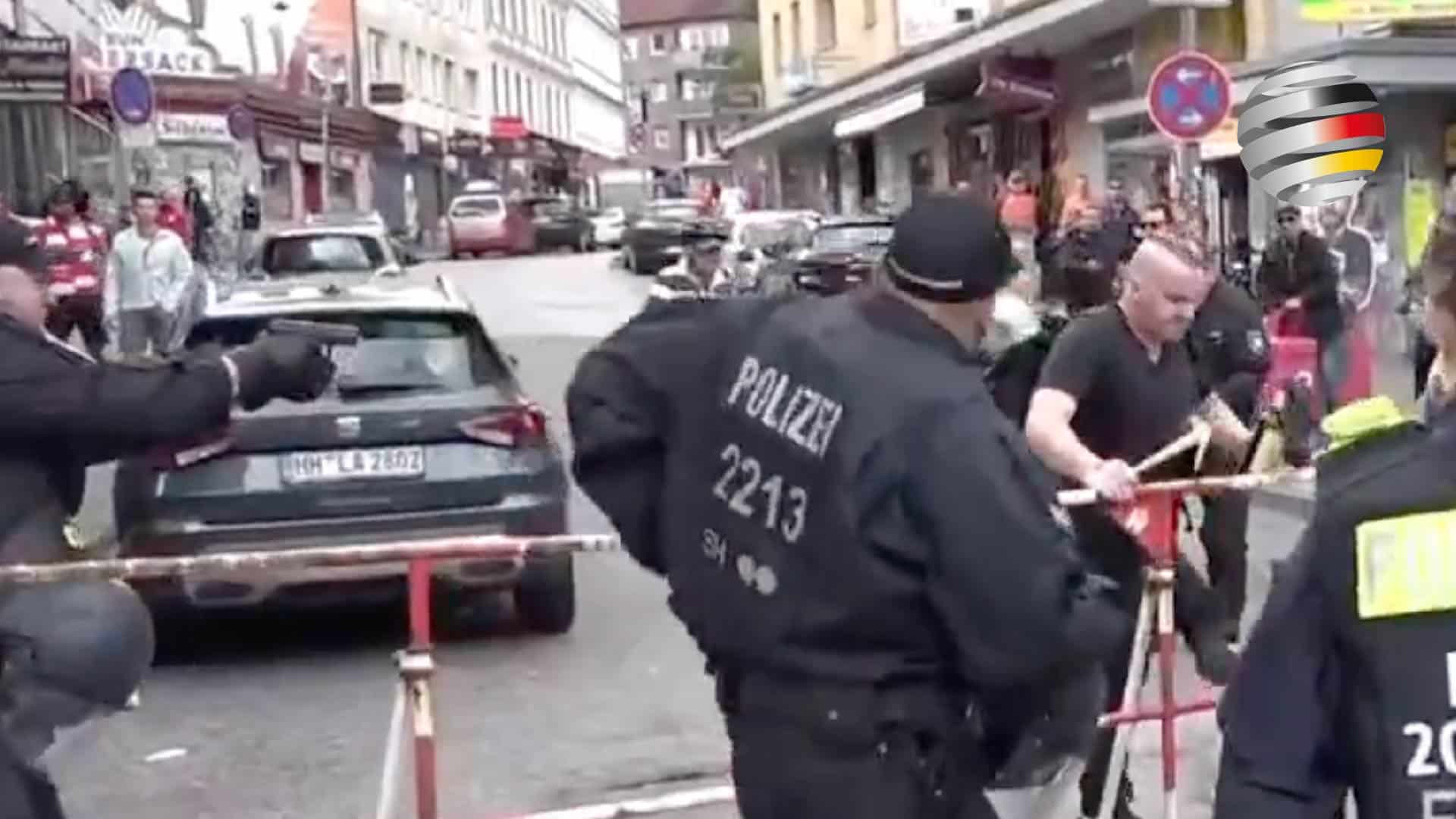 EM-Fest in Hamburg: Polizei schießt auf Spitzhacken-Angreifer