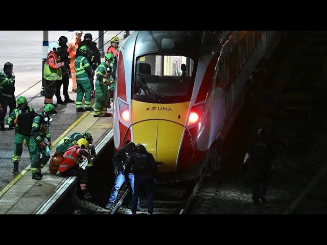 „Rennt, rennt, der Typ ersticht alle!“ – Terroranschlag in britischem Zug!